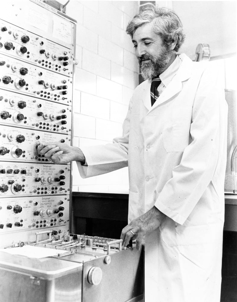 University of Chicago pharmacologist Leon Goldberg